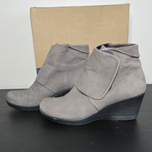 Dansko Women's Charcoal Wedge Ankle Boots - Picture 4 of 10